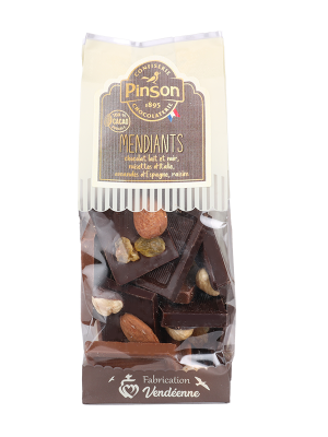 mendiants au chocolat au lait et noir amandes, raisins et noisettes. Chocolaterie Pinson.