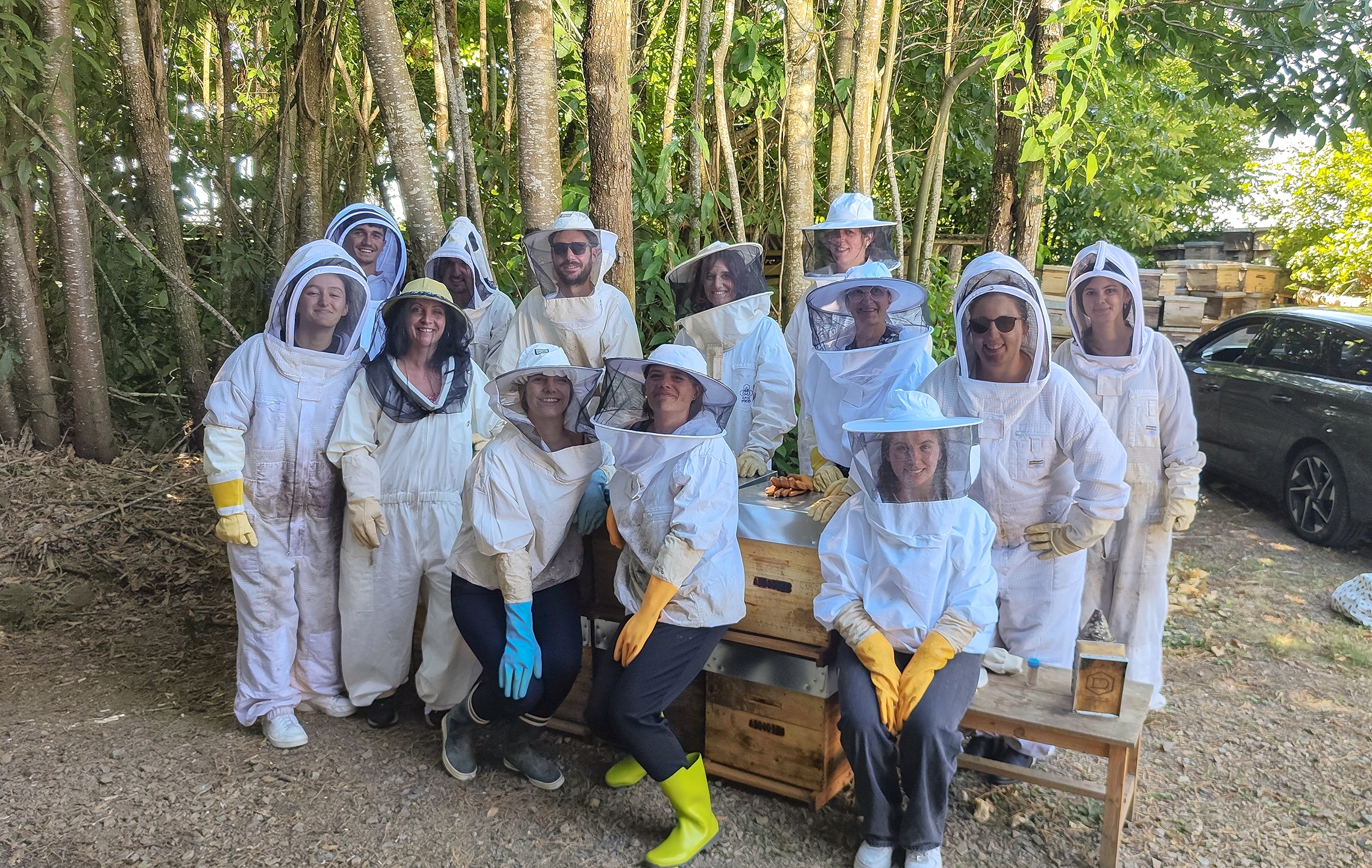 Equipe Confiserie Pinson - visite apiculeur